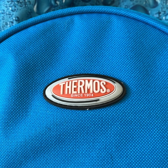 NWOT* Thermos brand cooler/picnic napsack with plastic plate, cups, cutlery - Picture 2 of 15